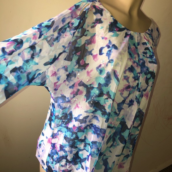 Jennifer Lopez cold shoulder Multi-color top - Picture 8 of 10